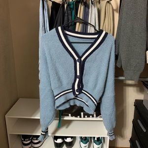 Small cropped Blue white cardigan